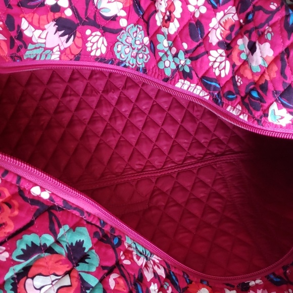 **LAST DAY** Vera Bradley Travel Duffel - Picture 7 of 8